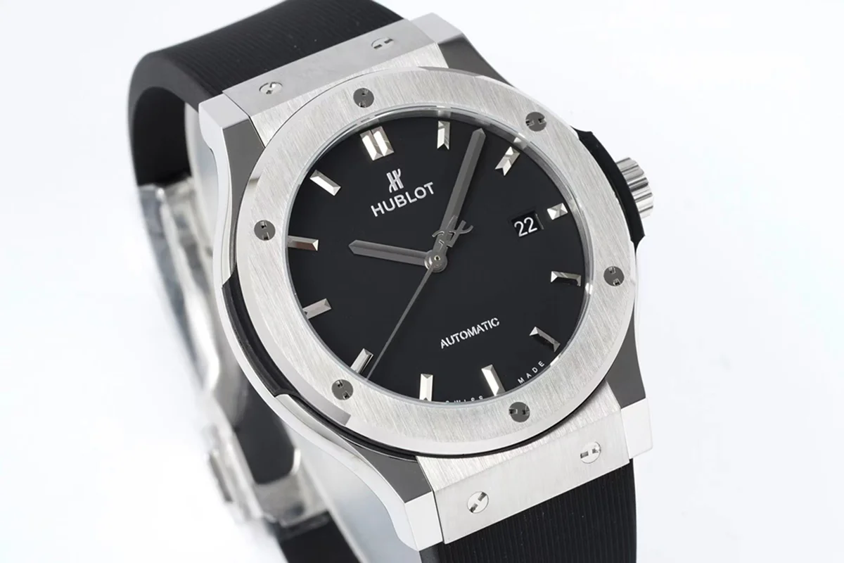 Classic Fusion Automatic 42mm Black Dial on Rubber Strap