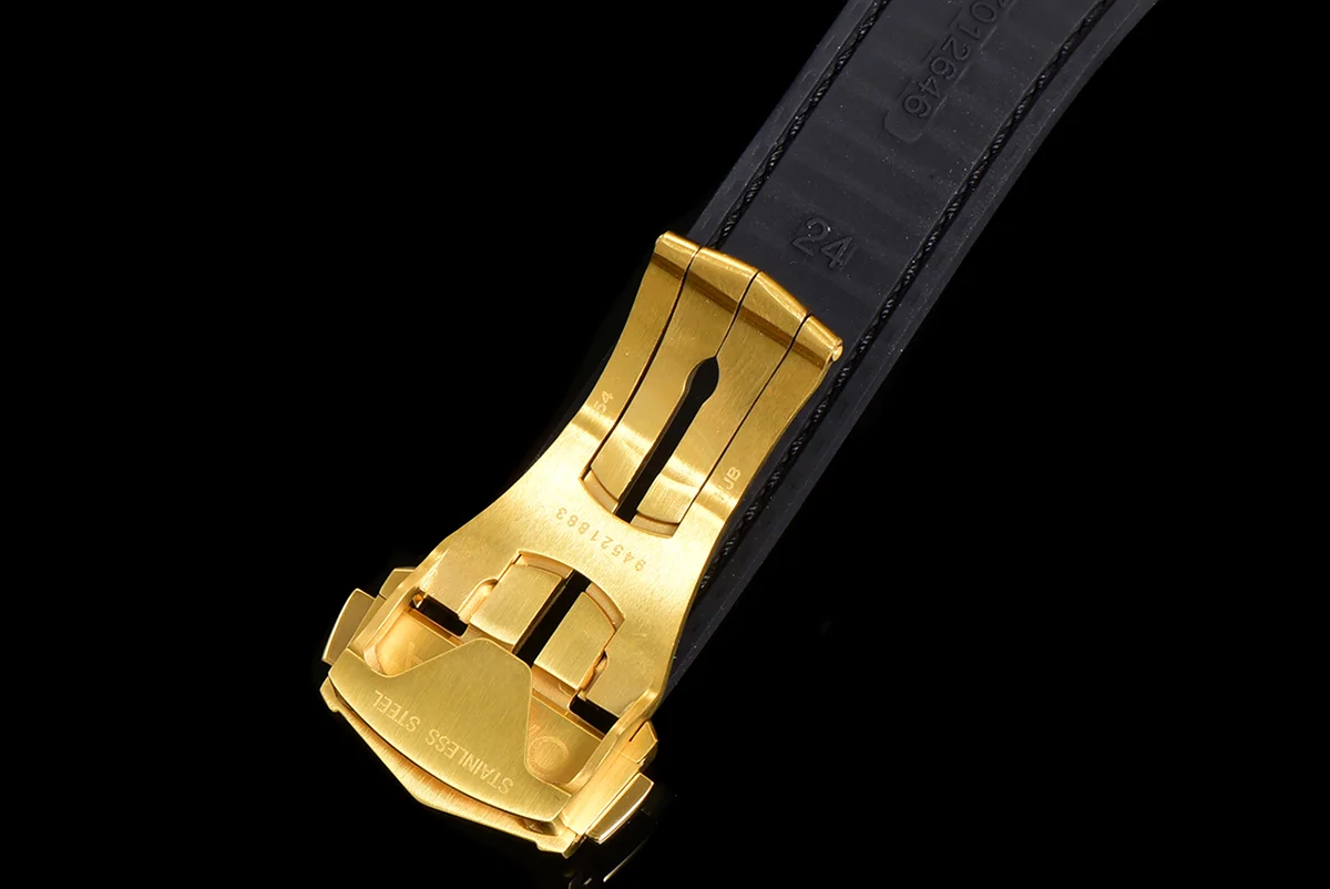 Constellation Co-Axial Master Chronometer 41mm Black Dial in Yellow Gold