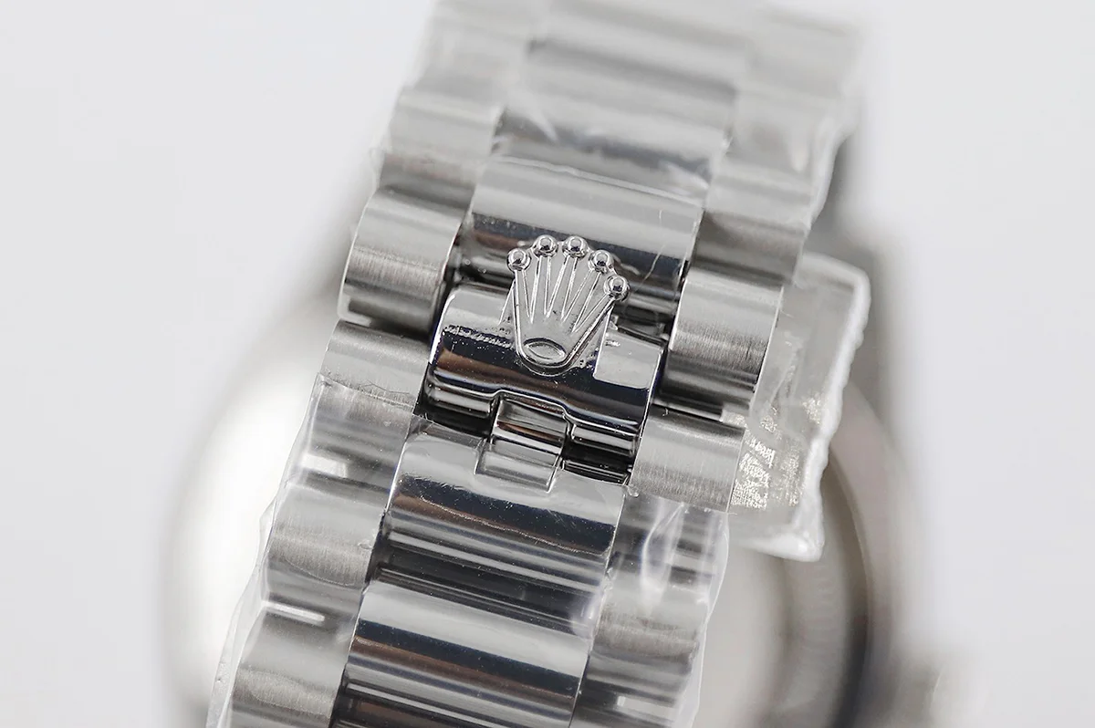 Day-Date 40 228206 Blue Dial in Platinum with Arabic Markers