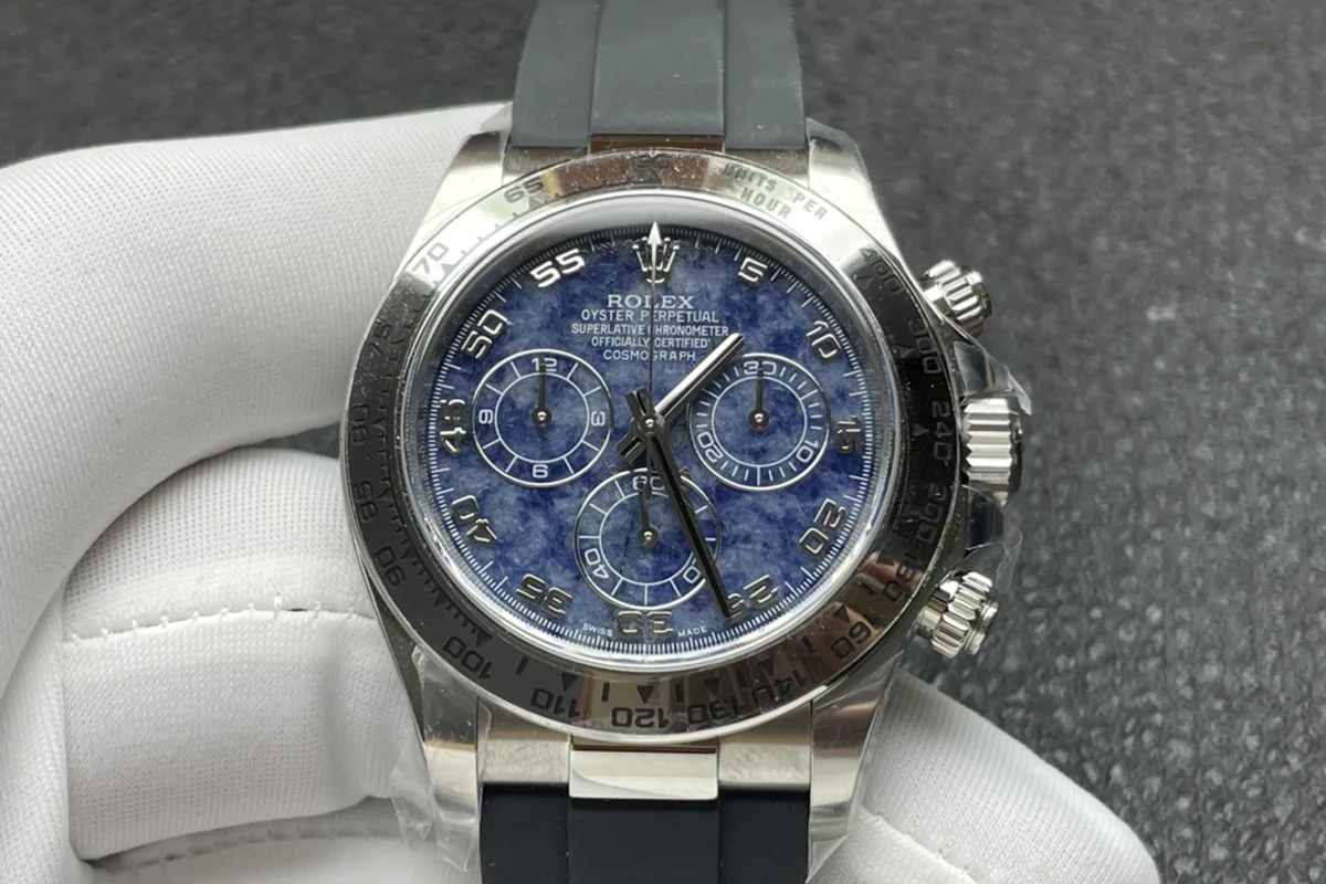 Daytona 116519 Sodalite Dial in White Gold on Rubber Strap
