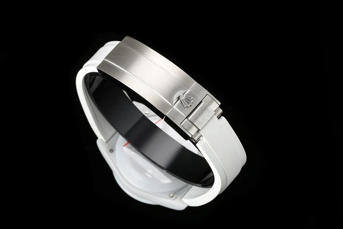 Daytona AET White Classic on Rubber Strap