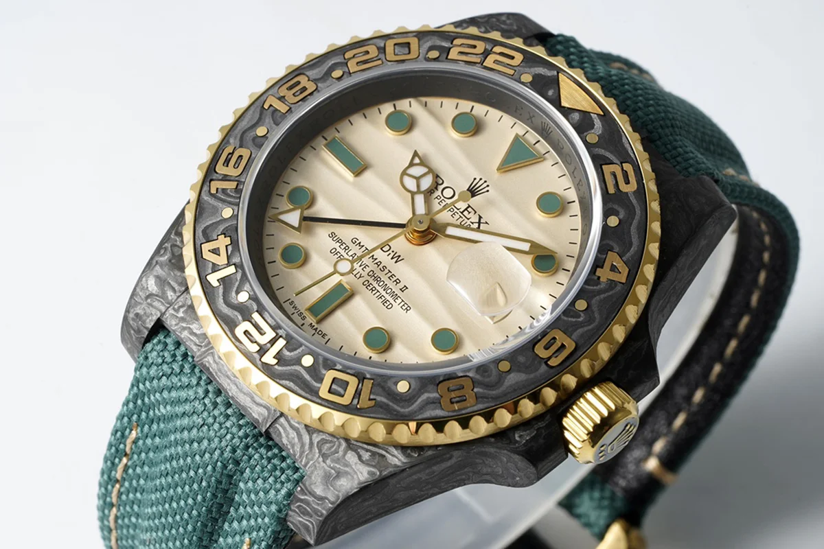 DIW GMT Oasis Carbon