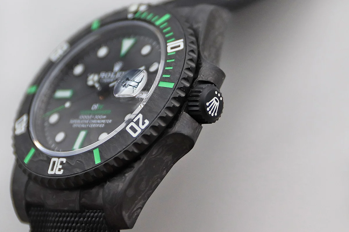 DIW Submariner Carbon Green
