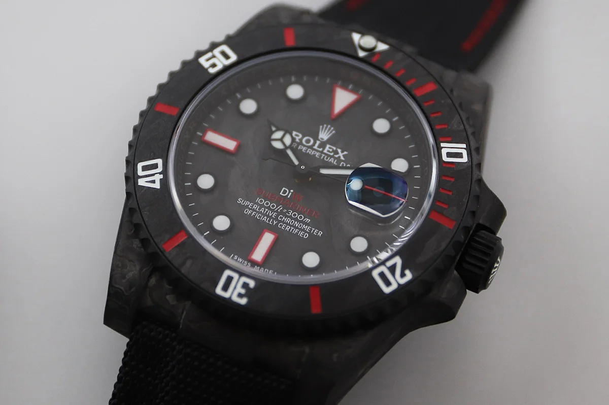 DIW Submariner Carbon Red