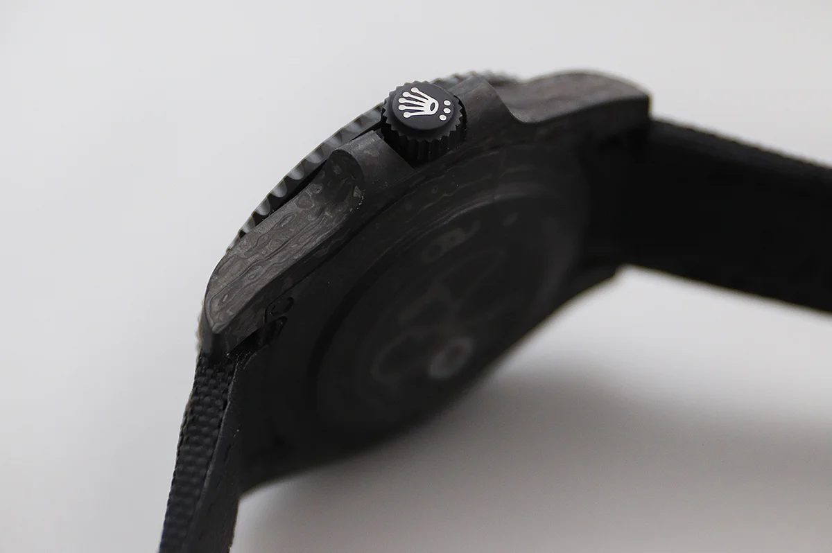 DIW Submariner Carbon Red