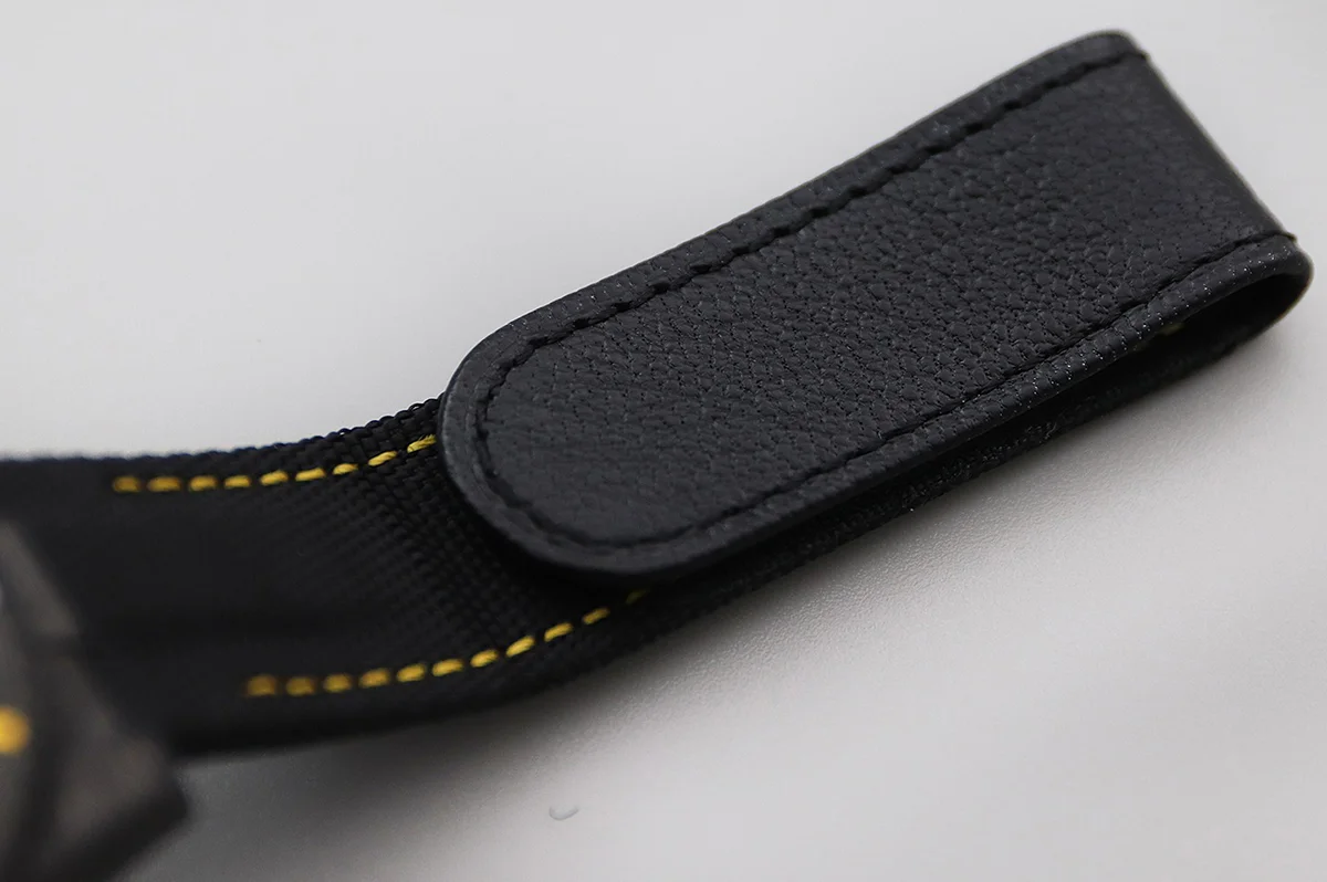 DIW Submariner Carbon Yellow