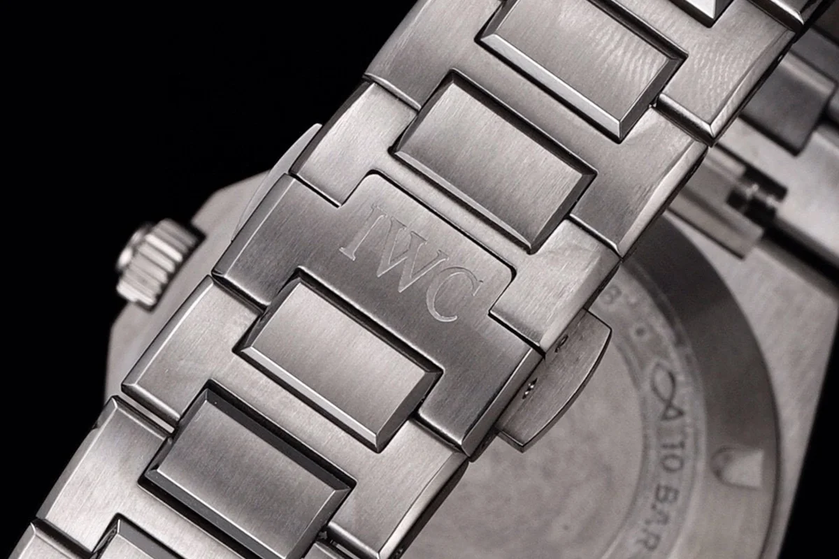 Ingenieur IW328904 Rhodium Dial Automatic 40