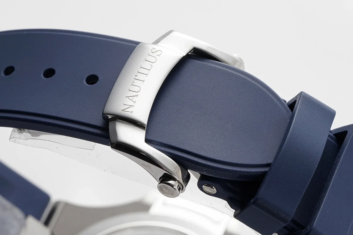 Nautilus 5726/1A-014 Blue Dial in Rubber Strap