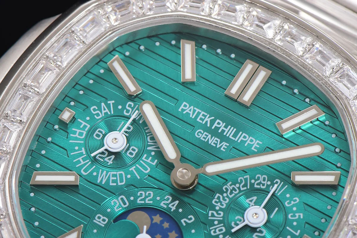 Nautilus 5740 Turquoise Dial with Diamond Bezel in Steel