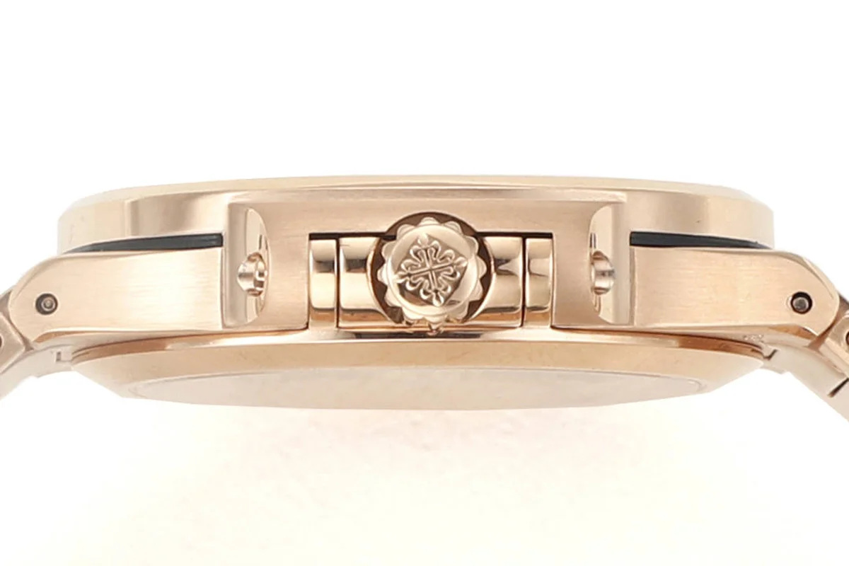 Nautilus 7118/1200R-001 White Dial