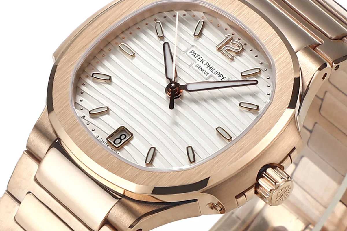 Nautilus 7118/1R-001 White Dial