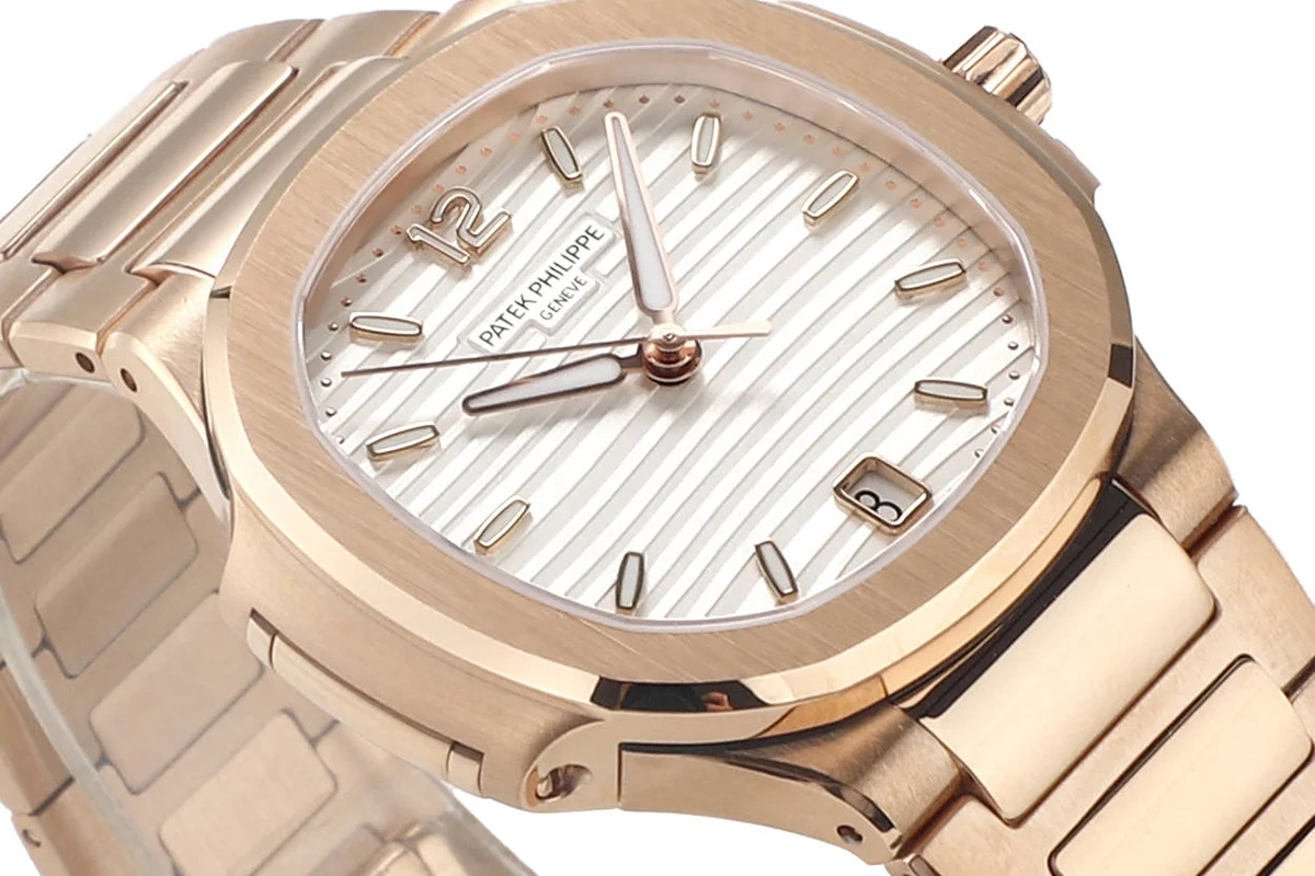 Nautilus 7118/1R-001 White Dial
