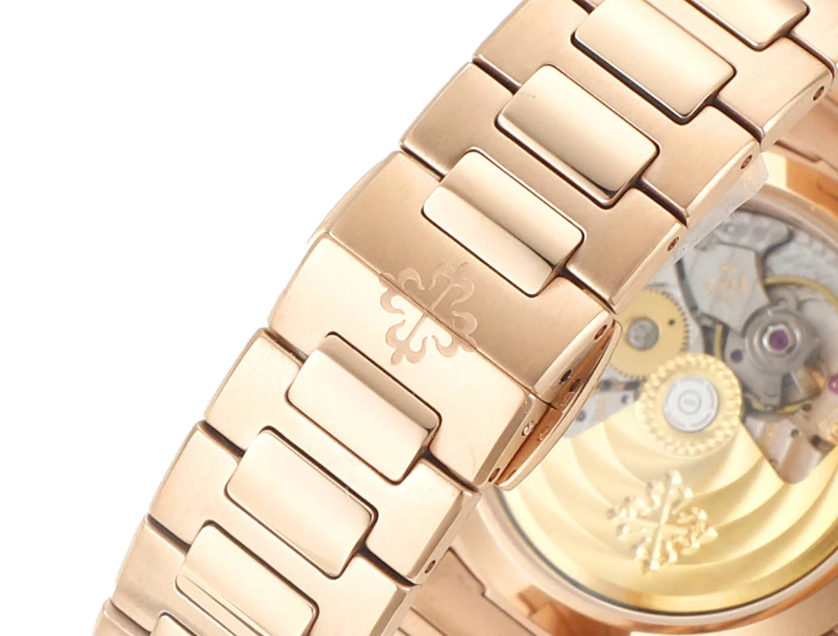 Nautilus 7118/1R-001 White Dial