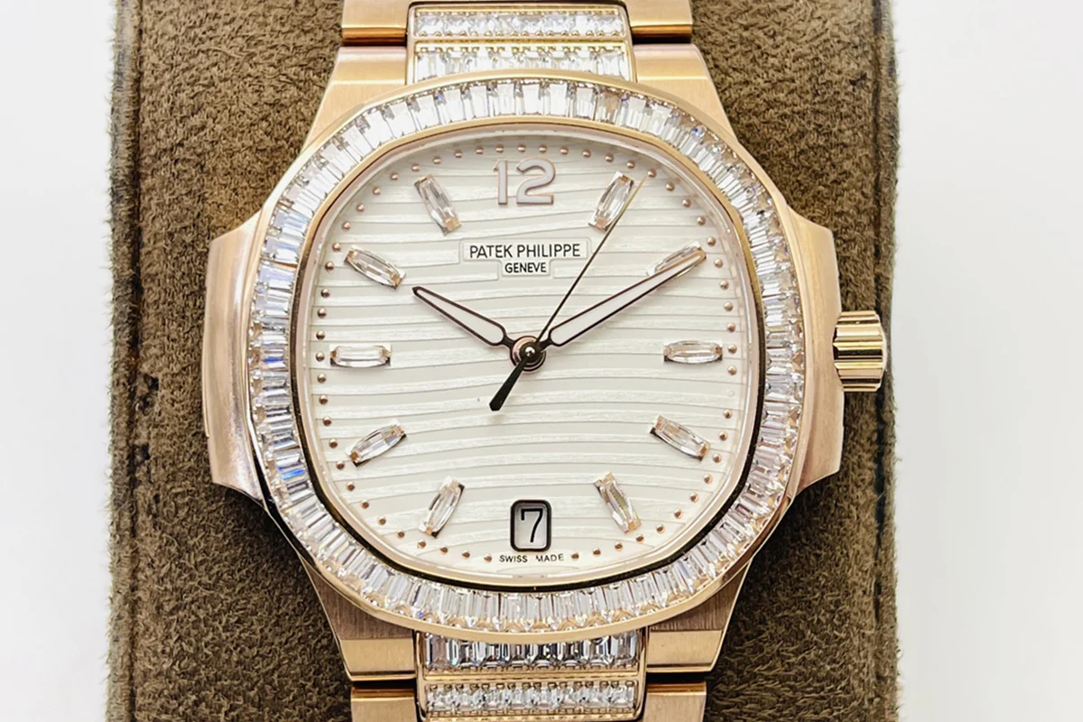 Nautilus 7118 White Dial with Diamond Markers