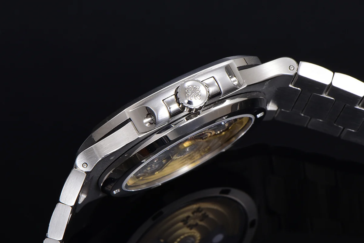 Nautilus Jumbo 5711 Diamond Dial with Green Diamond Bezel in Paved Diamonds