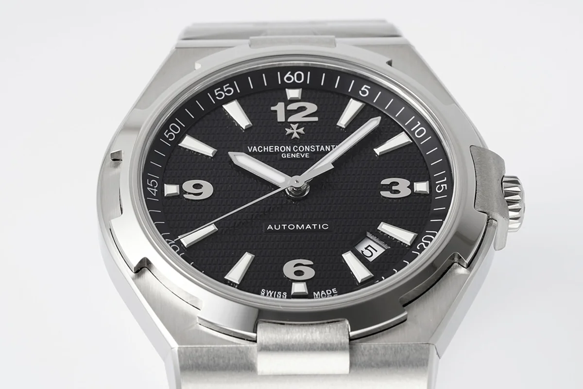 Overseas Automatic 47040 Black Dial in Steel