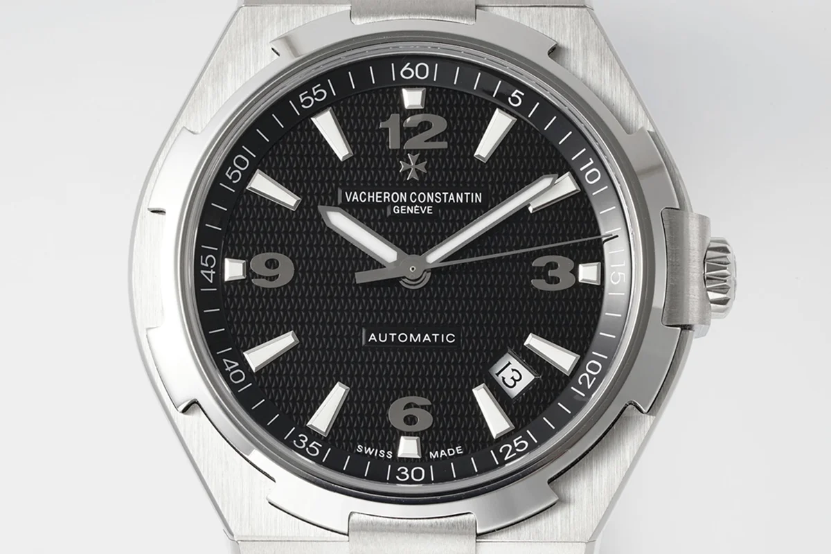Overseas Automatic 47040 Black Dial in Steel on Rubber Strap