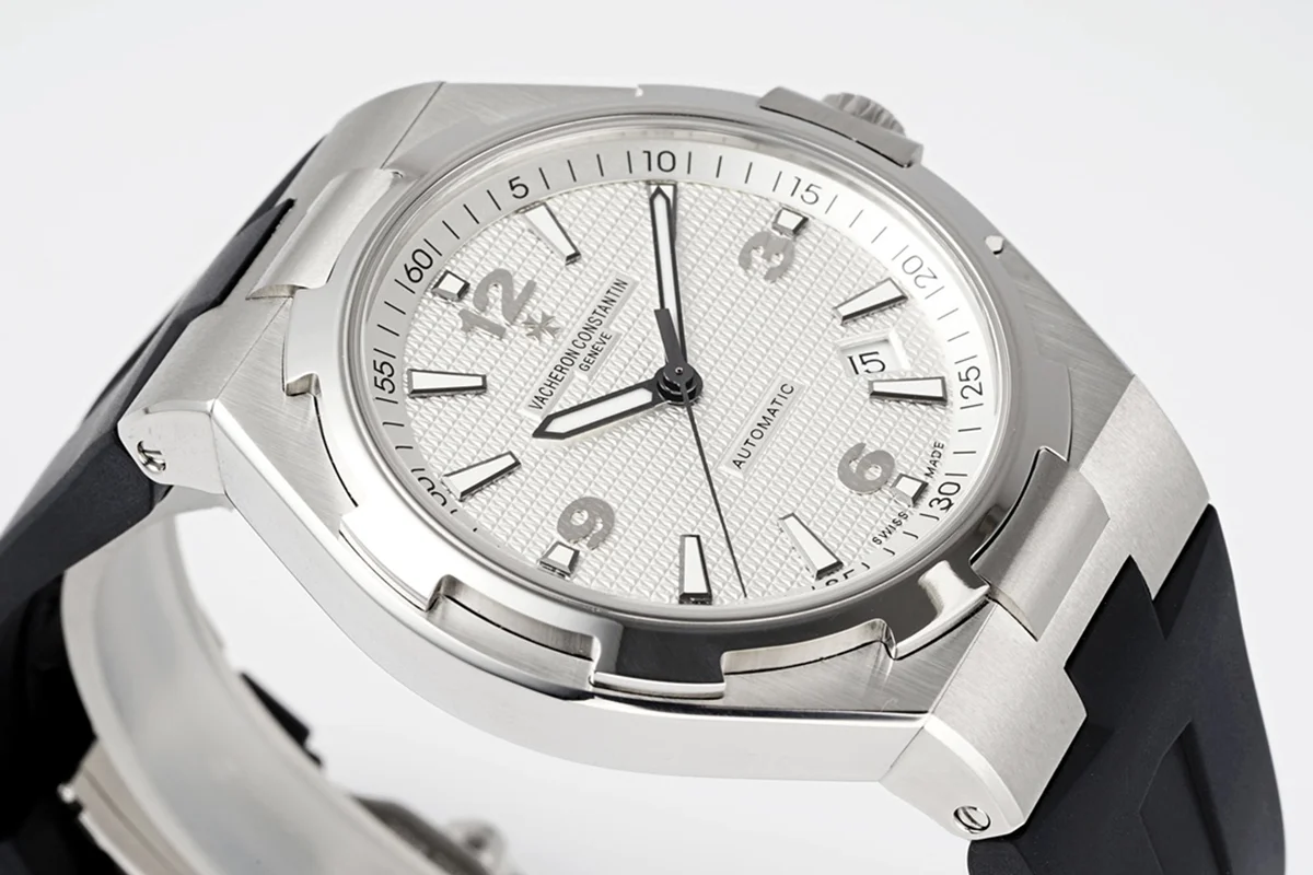 Overseas Automatic 47040 White Dial in Steel on Rubber Strap