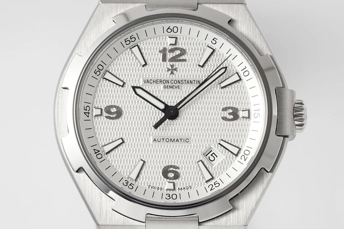 Overseas Automatic 47040 White Dial in Steel on Rubber Strap