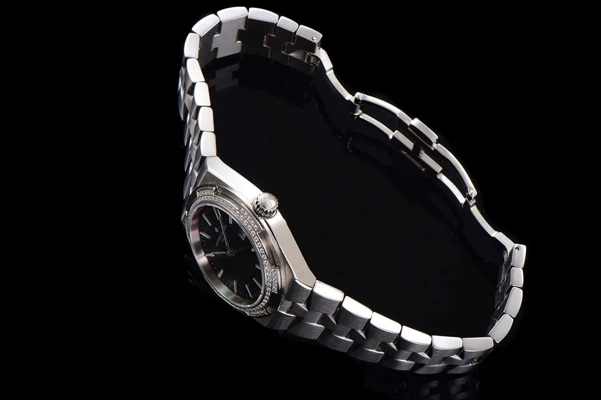 Overseas Black Dial Ref. 4205 35mm in Steel