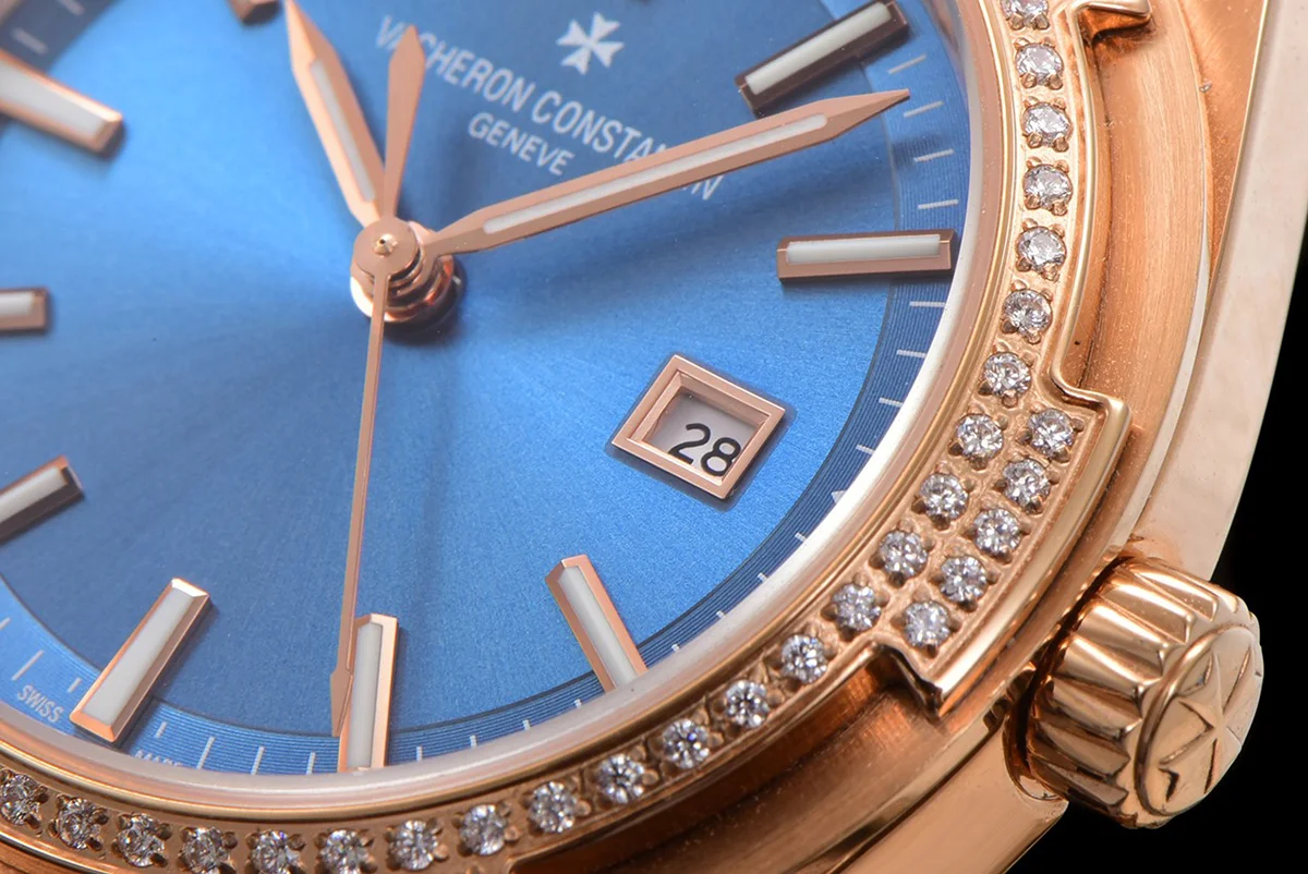 Overseas Blue Dial Ref. 4205 35mm in Rose Gold