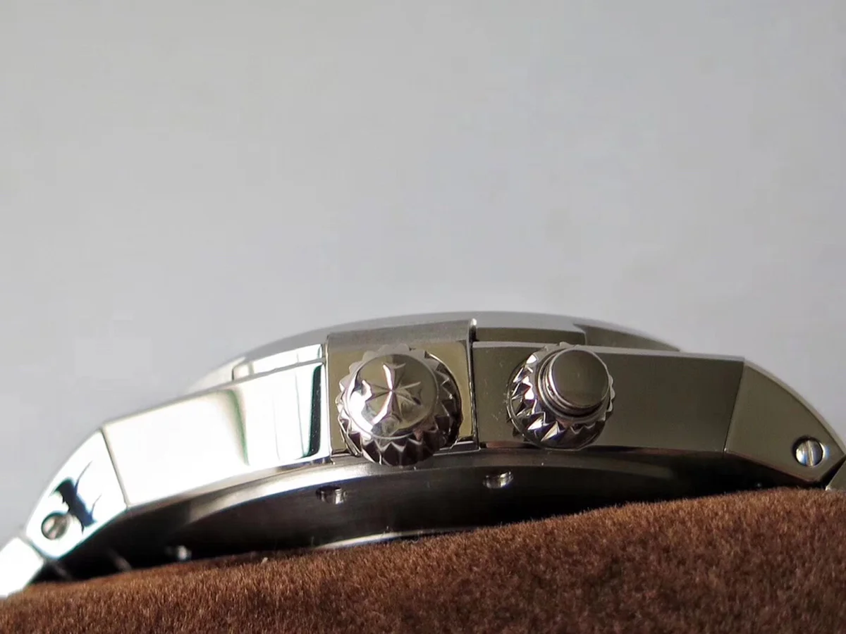 Overseas Dual Time White Dial in Steel
