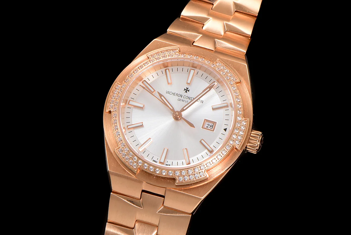 Overseas White Dial Ref. 4205 35mm in Rose Gold