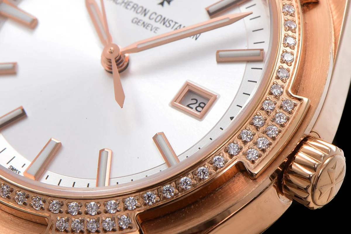Overseas White Dial Ref. 4205 35mm in Rose Gold