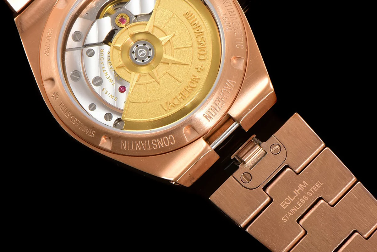 Overseas White Dial Ref. 4205 35mm in Rose Gold
