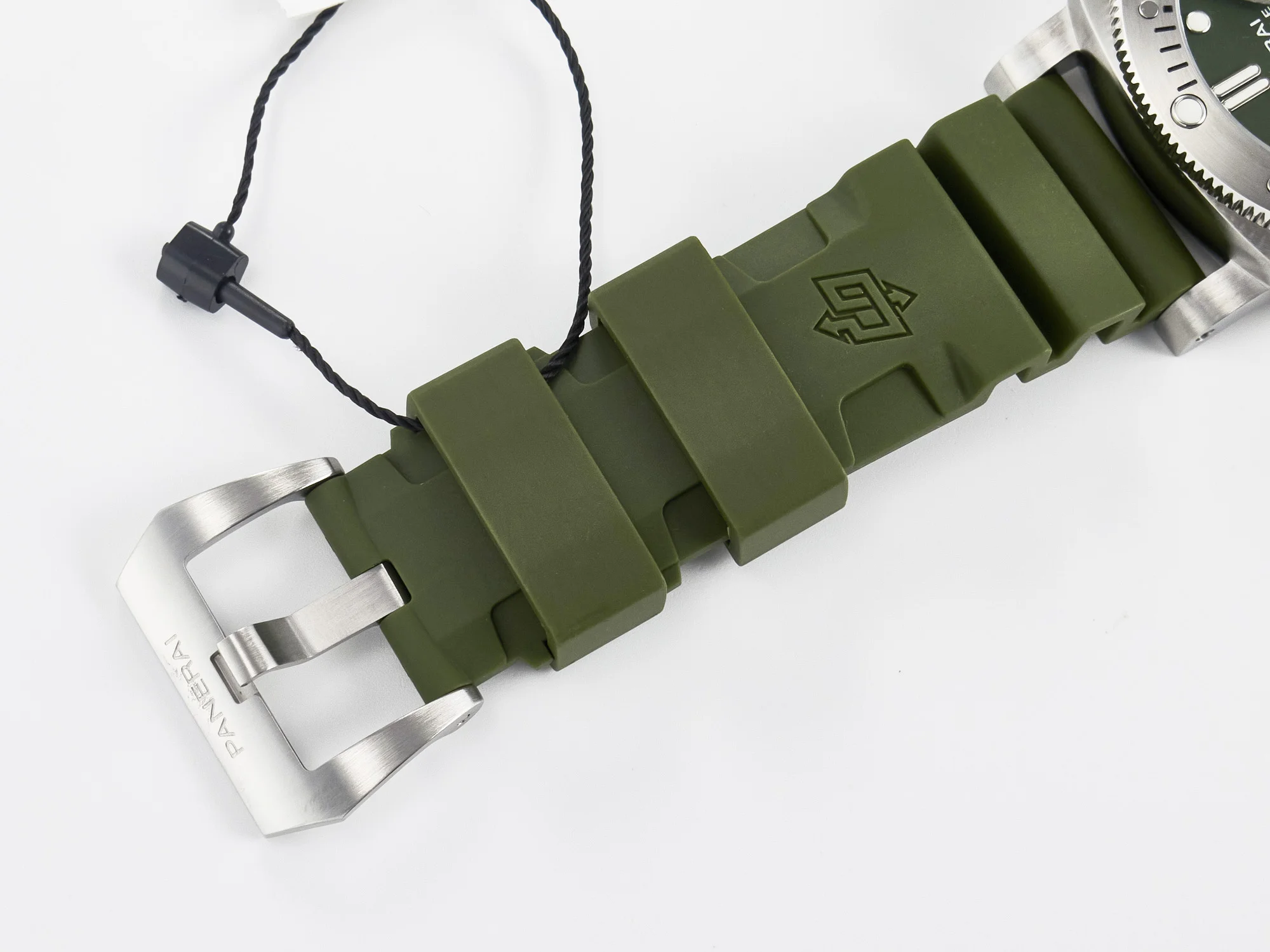 PAM1055 Luminor Submersible 42mm Verde Militare VSF 1:1 Best Edition on Green Rubber Strap P.900 Clone