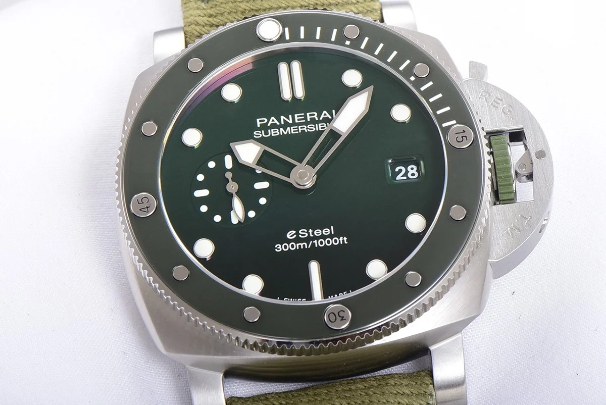 PAM1287 Submersible QuarantaQuattro ESteel™ Verde Smeraldo 44mm