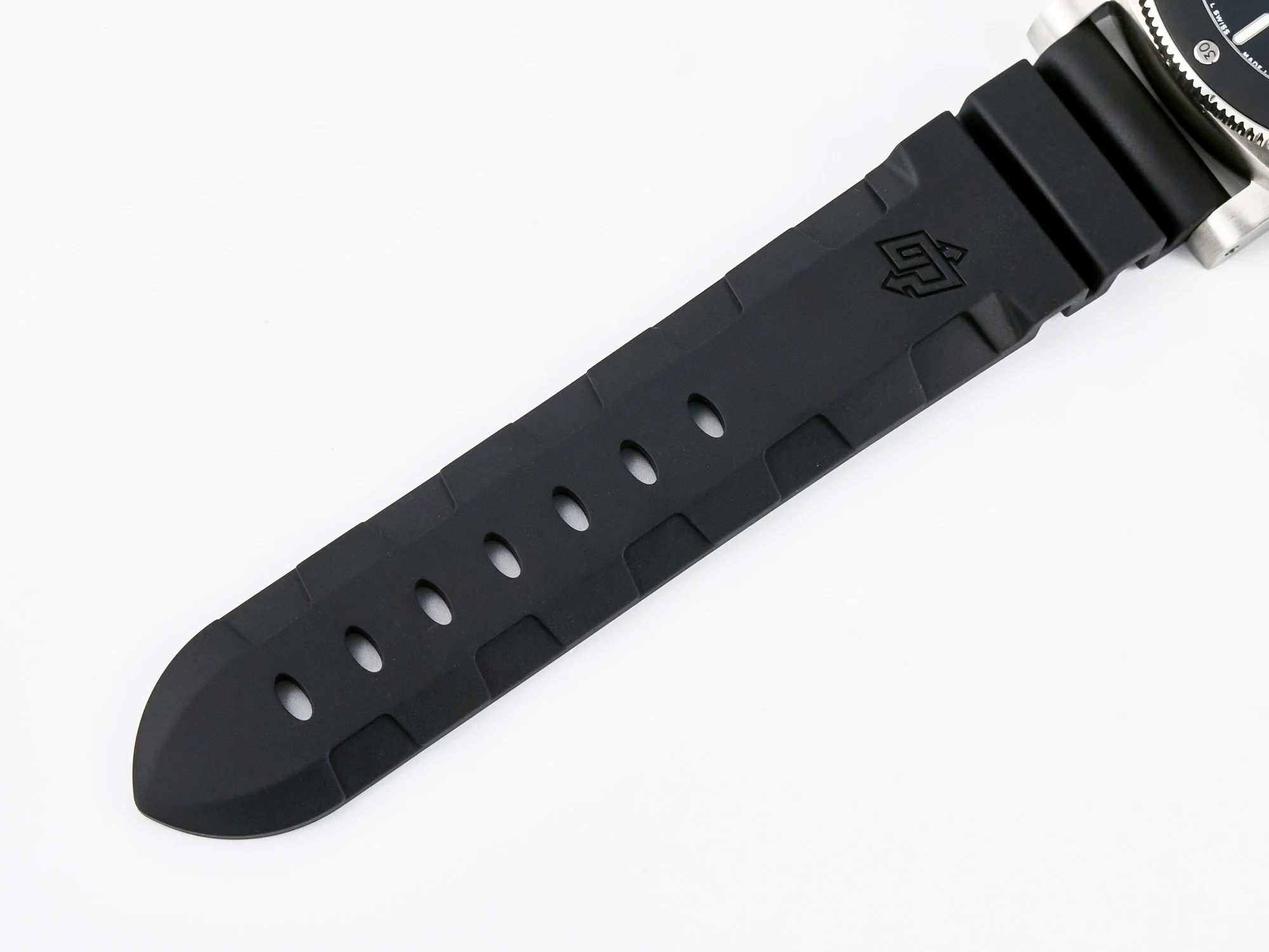 PAM683 Luminor Submersible 42mm VSF Best Edition Black Dial on Rubber Strap P900 Clone