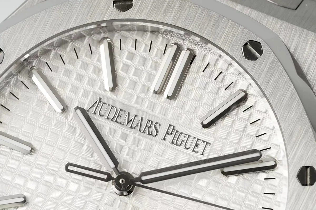 Royal Oak 15202 White Dial in Steel