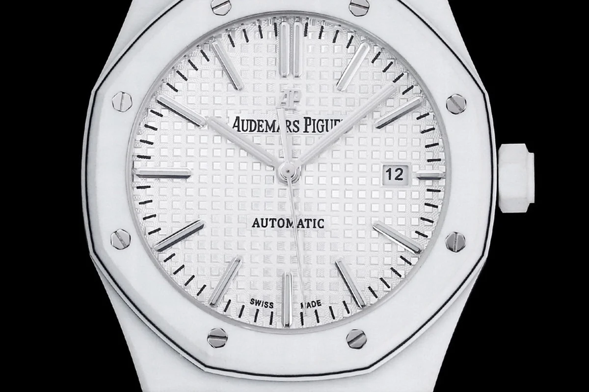 Royal Oak 15400 White Dial in White Carbon Fibre on White Nylon Strap