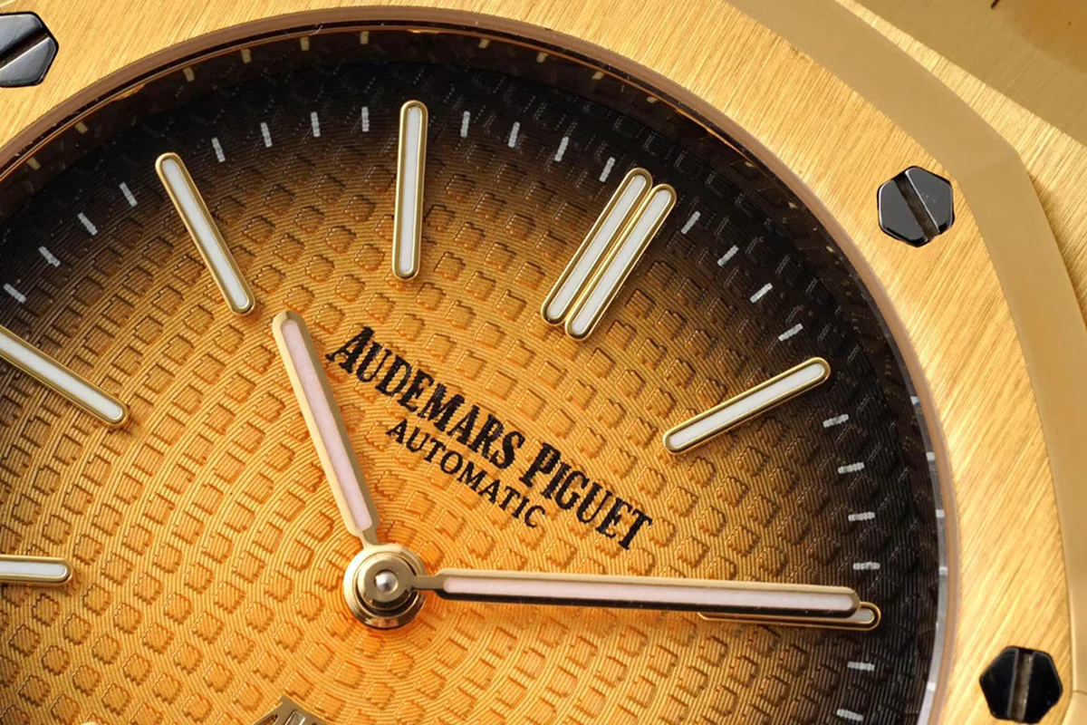 Royal Oak 16202 39mm Smoked Yellow Dial in Yellow Gold