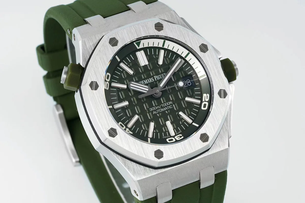 Royal Oak Offshore Diver Steel Khaki Dial 15710ST