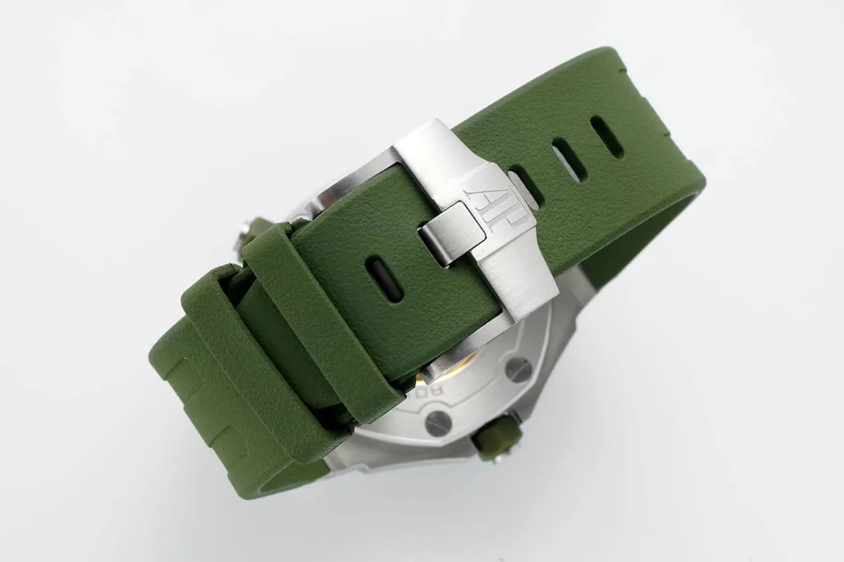 Royal Oak Offshore Diver Steel Khaki Dial 15710ST