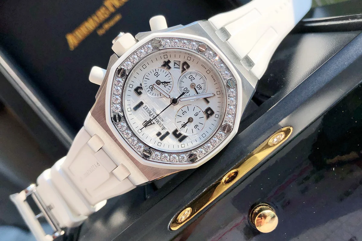 Royal Oak Offshore Selfwinding Chronograph 37mm White Dial in Steel 26231ST
