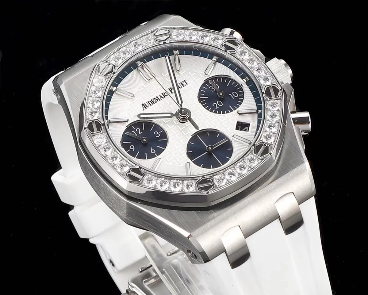Royal Oak Offshore Selfwinding Chronograph 37mm White Dial in Steel Ref. 26231ST.ZZ.D010CA.01
