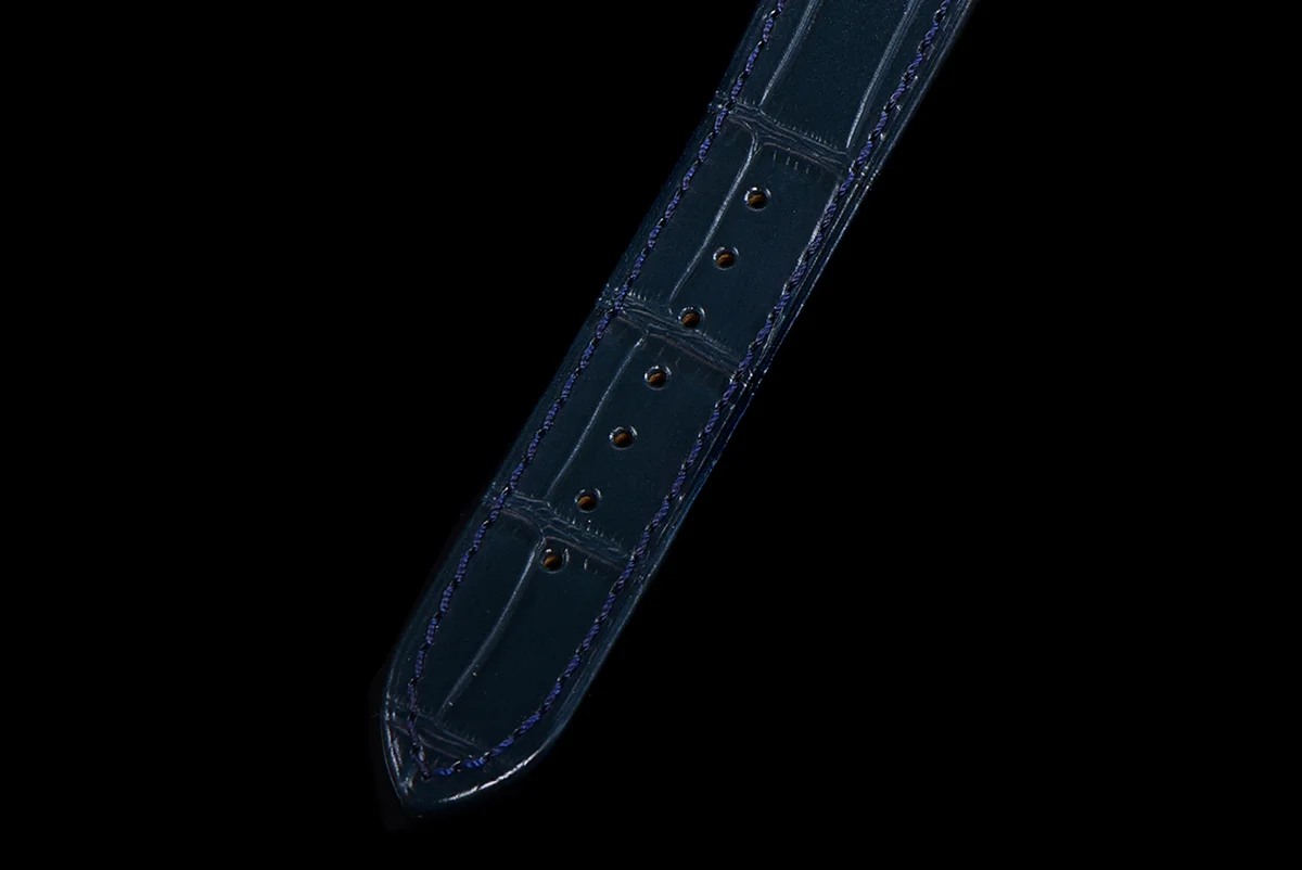 Santos-Dumont (Extra-Large) Silver Dial in Steel on Blue Leather Strap Ref. WSSA0032