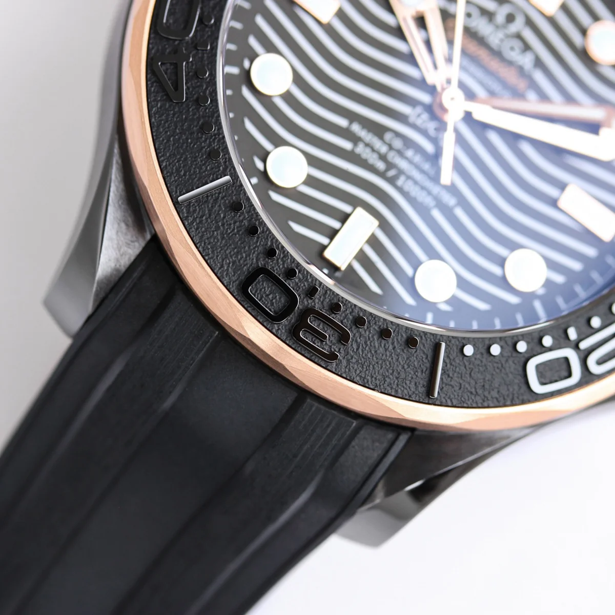 Seamaster Diver 300M Co-Axial Master Chronometer 43.5mm 210.62.44.20.01.001 on Rubber Strap