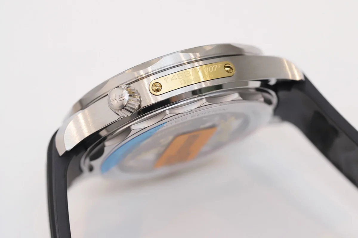 Seamaster Diver 300M Co-Axial Master Chronometer “James Bond Limited Editon” Ref. 210.22.42.20.01.004
