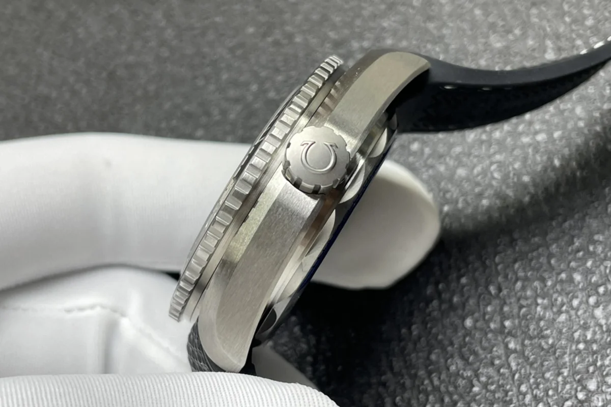 Seamaster Planet Ocean 600M 43.5mm Grey Dial Steel on Rubber Strap