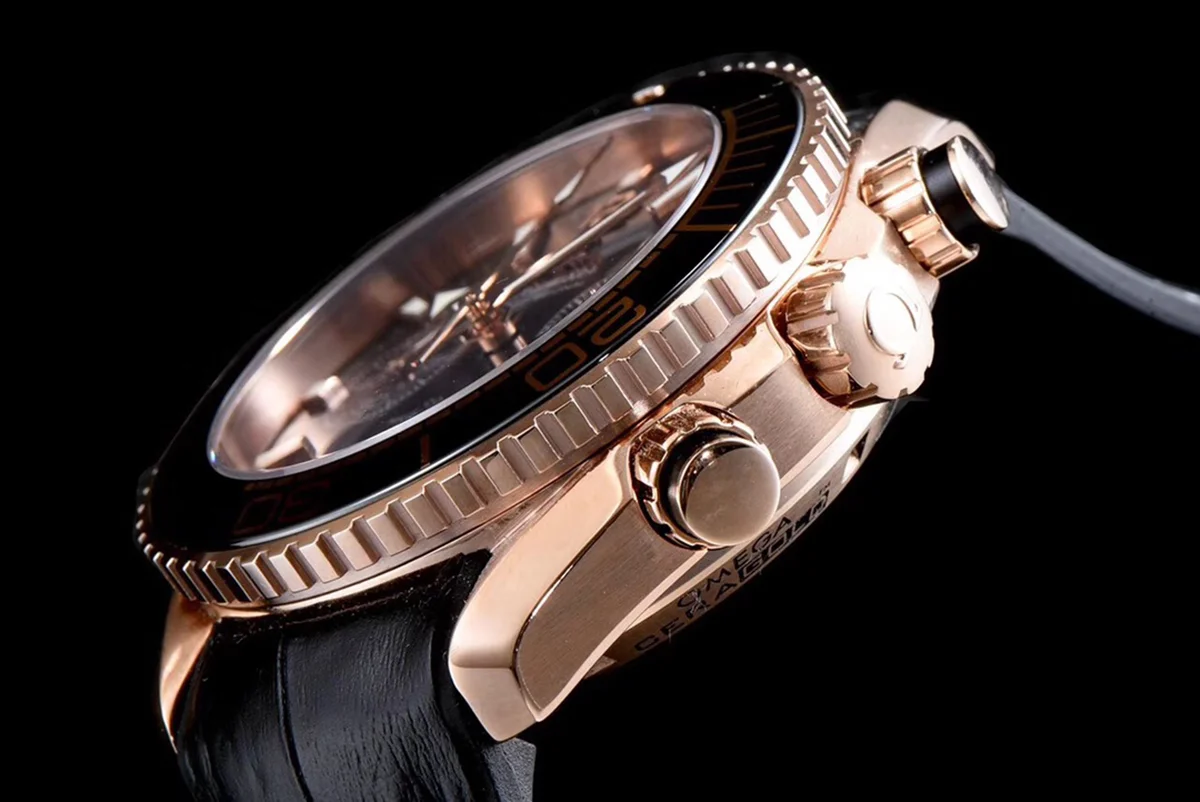 Seamaster Planet Ocean 600M 45.5mm Sedna™ Gold on Black Leather Strap
