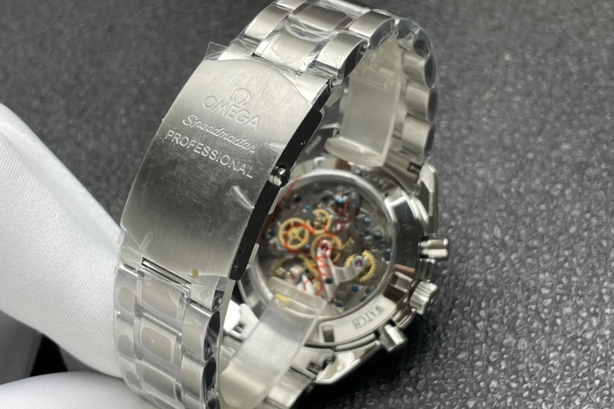 Speedmaster Moonwatch Professional White Dial in Steel