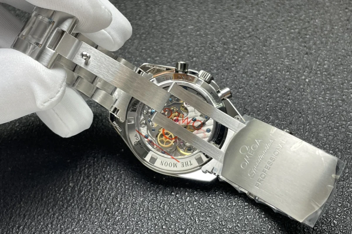 Speedmaster Moonwatch Professional White Dial in Steel