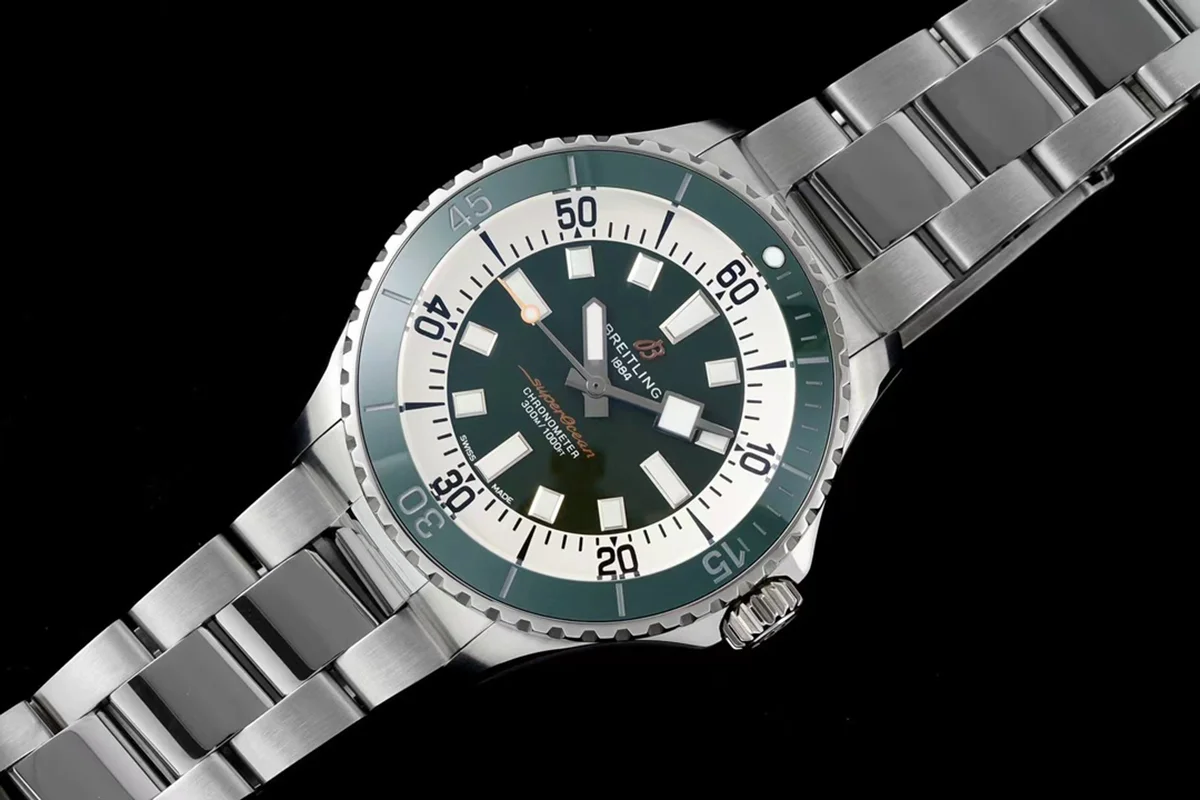 Superocean Automatic 44 Ref: A17376A31L1A1