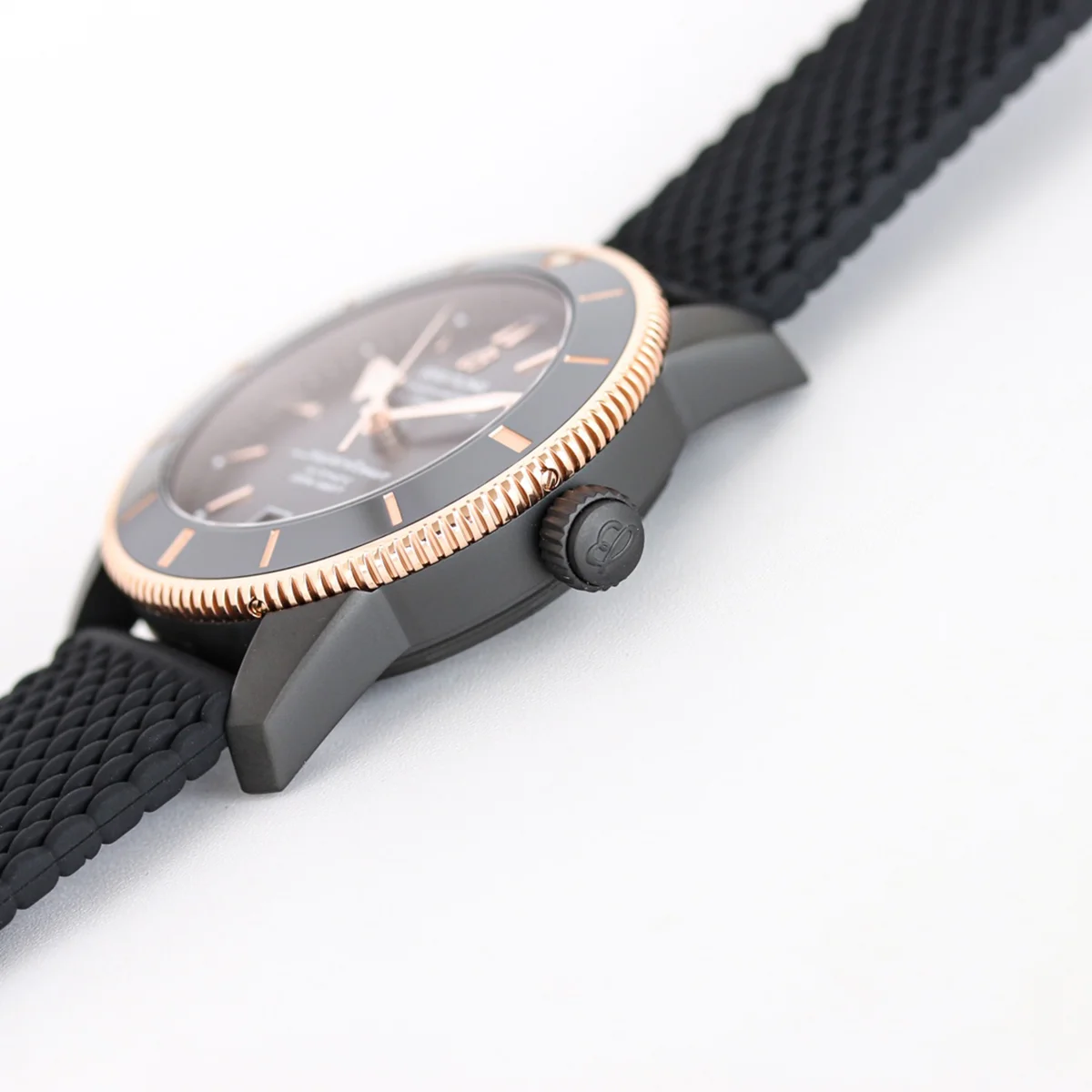 Superocean Heritage II B20 Automatic 42mm in Black Dial on Black Bezel in DLC on Rubber Strap