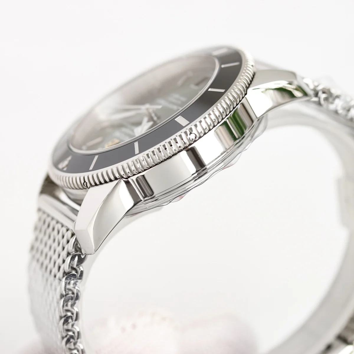 Superocean Heritage II B20 Automatic 42mm in Green Dial on Black Bezel