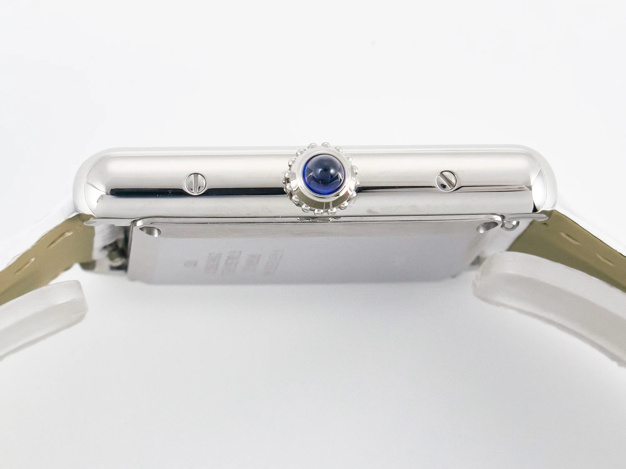 Tank Must Large SS 33.7mm DRF 1:1 Best Edition White Dial on White Leather Strap Swiss Quartz